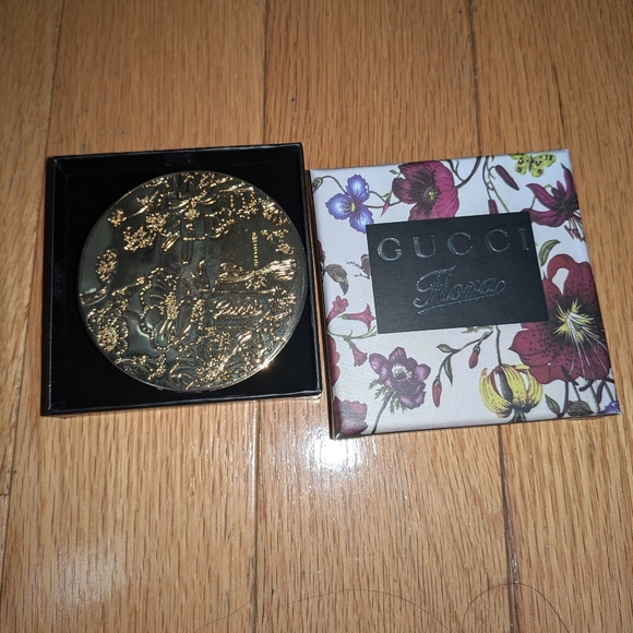 NEW IN BOX GUCCI PARFUMS GARDEN COLLECTION FLORA COMPACT MIRROR - Picture 4 of 6